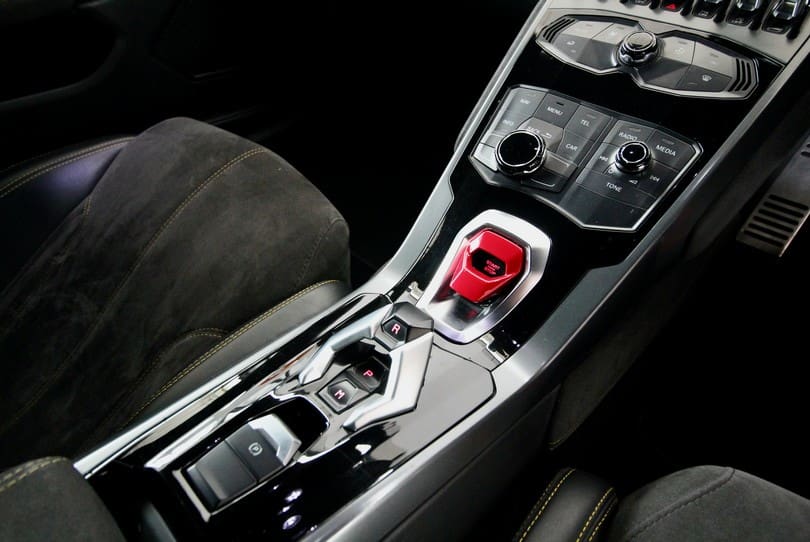 Lamborghini Huracan The Supercar Rooms (14)