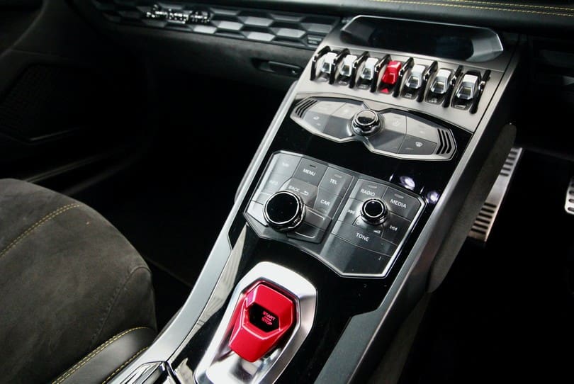 Lamborghini Huracan The Supercar Rooms (15)