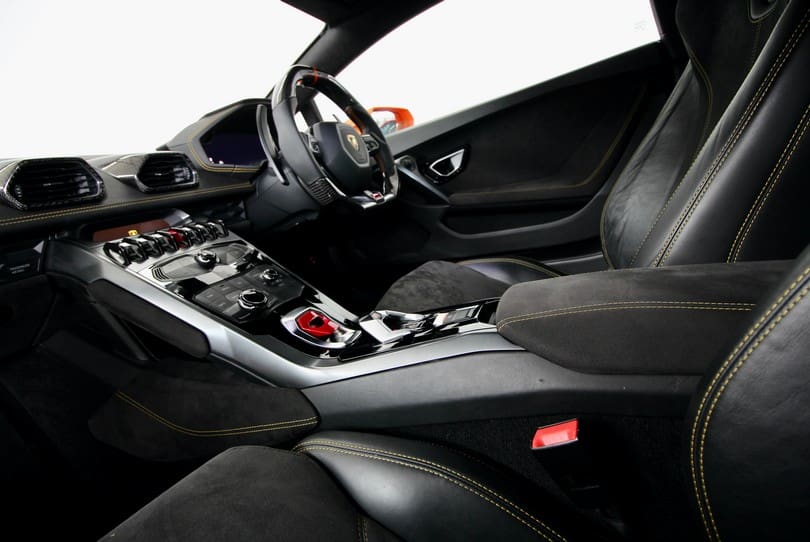 Lamborghini Huracan The Supercar Rooms (32)