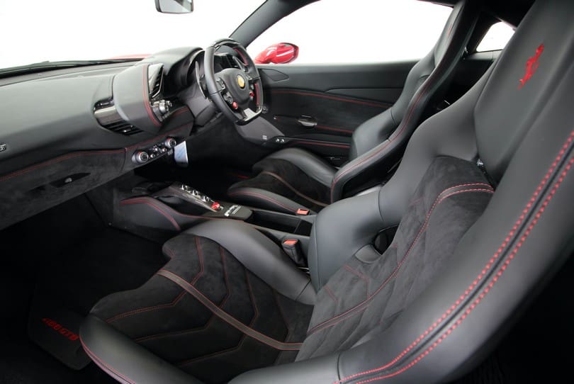 Ferrari 488 Gtb The Supercar Rooms (12)