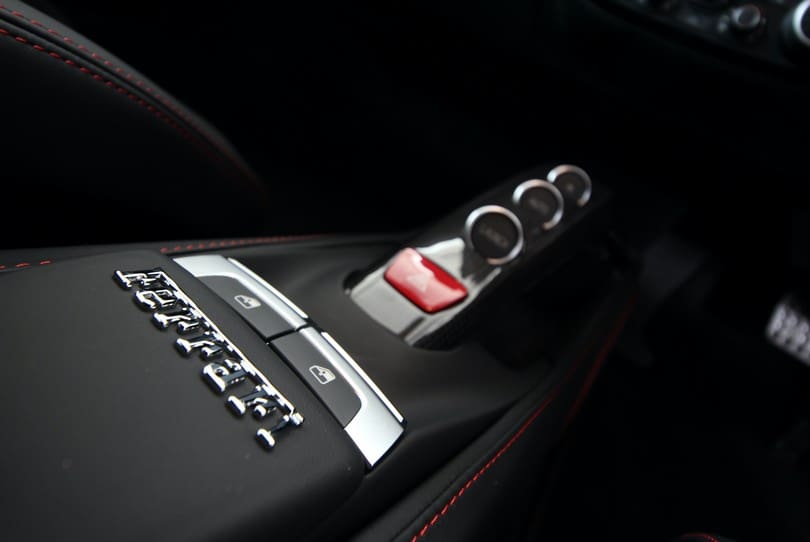 Ferrari 488 Gtb The Supercar Rooms (14)