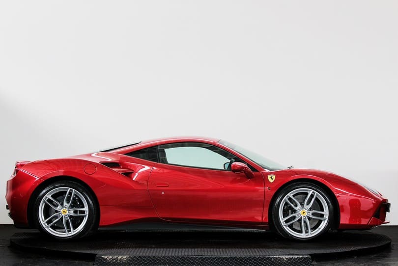 Ferrari 488 Gtb The Supercar Rooms (2)