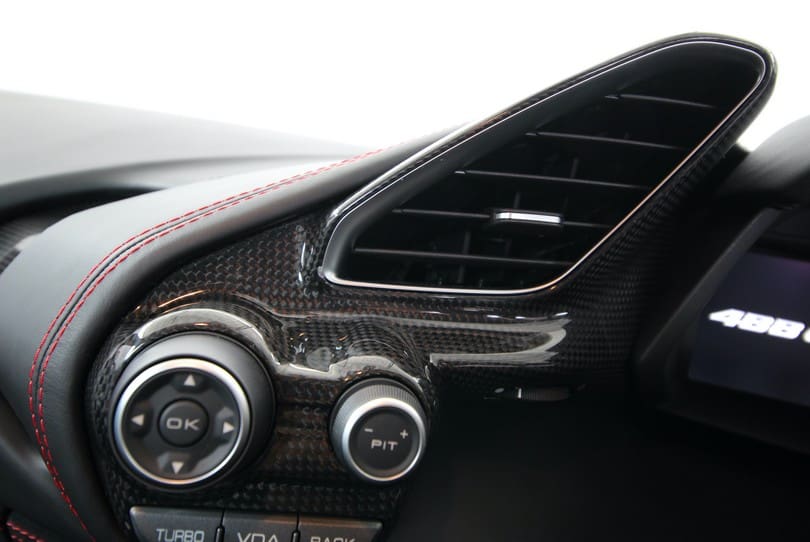 Ferrari 488 Gtb The Supercar Rooms (20)