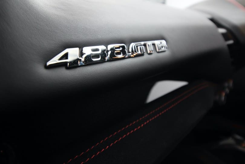 Ferrari 488 Gtb The Supercar Rooms (34)
