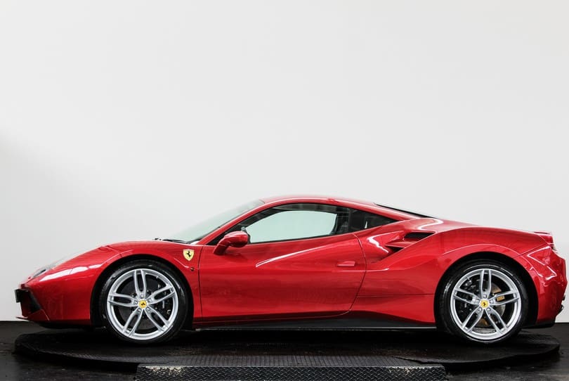 Ferrari 488 Gtb The Supercar Rooms (6)