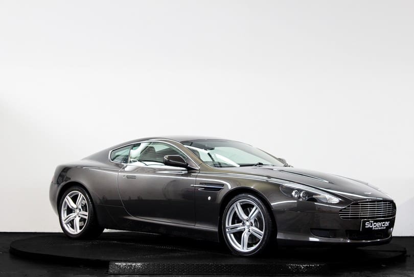Aston Martin Db9 The Supercar Rooms (1)