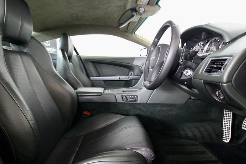 Aston Martin Db9 The Supercar Rooms (10)