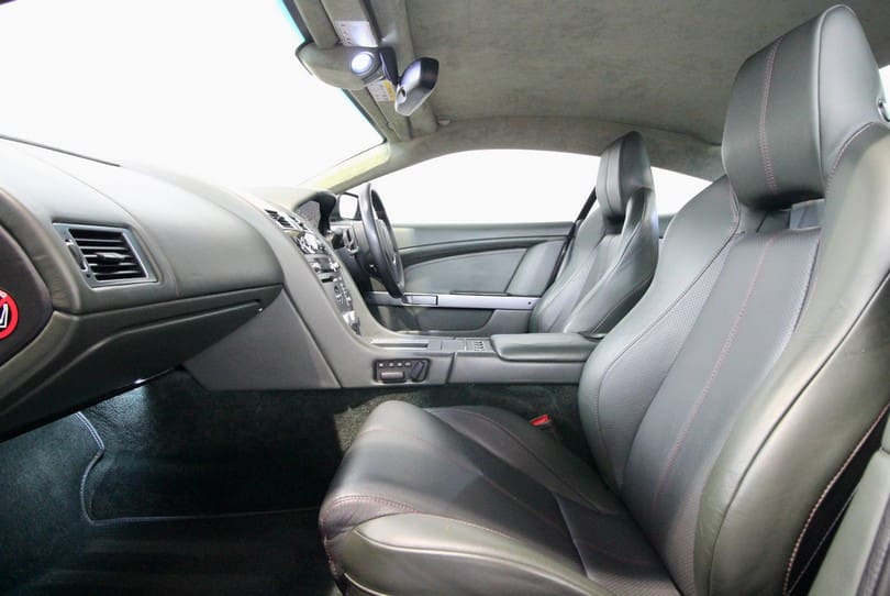 Aston Martin Db9 The Supercar Rooms (11)