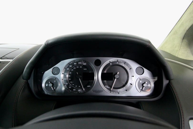 Aston Martin Db9 The Supercar Rooms (20)