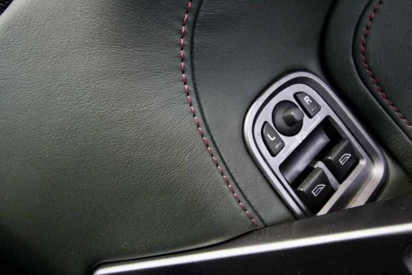 Aston Martin Db9 The Supercar Rooms (29)