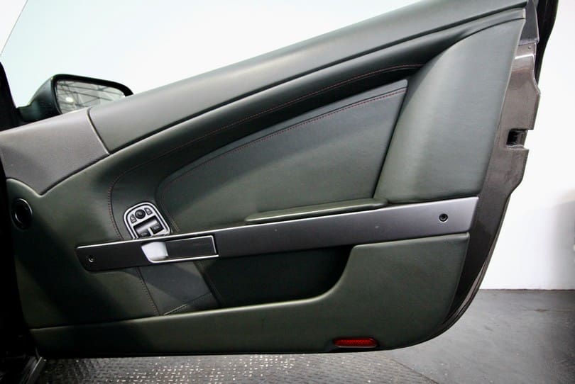 Aston Martin Db9 The Supercar Rooms (37)