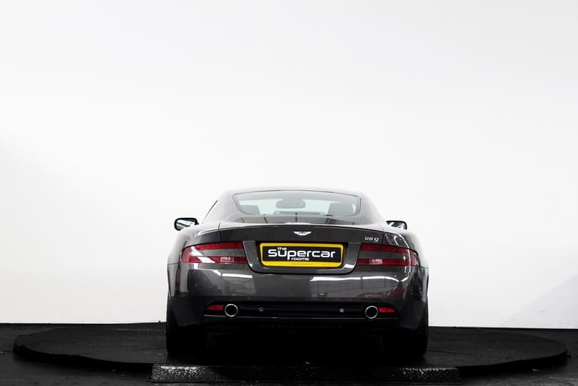 Aston Martin Db9 The Supercar Rooms (4)