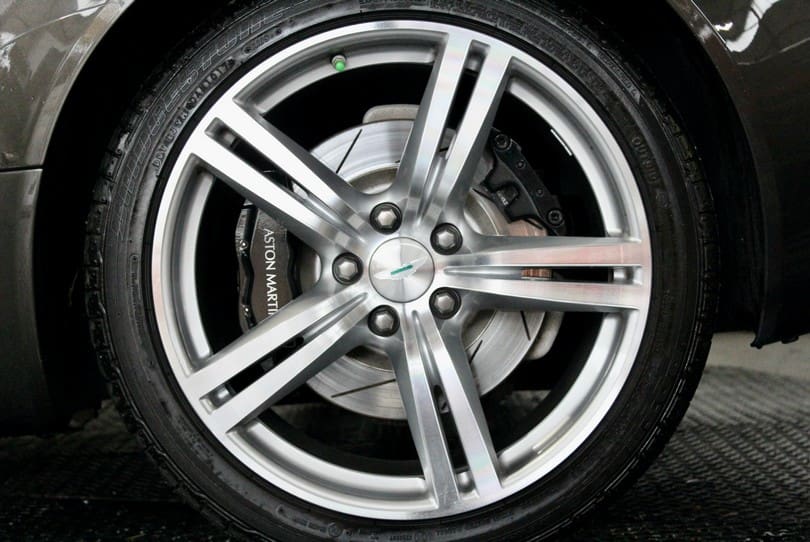 Aston Martin Db9 The Supercar Rooms (43)