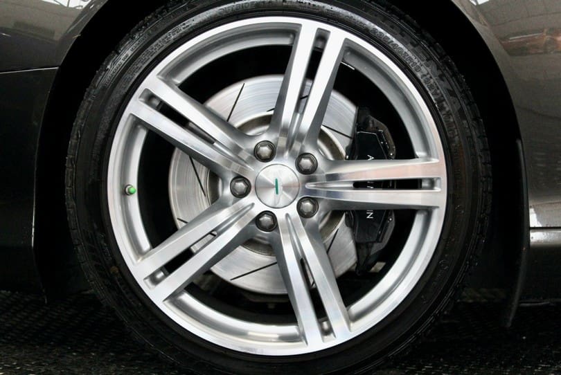 Aston Martin Db9 The Supercar Rooms (44)