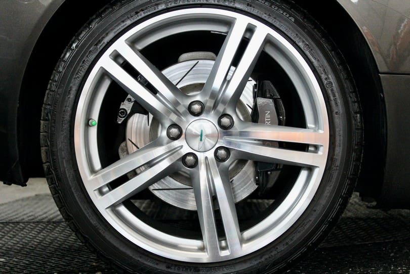 Aston Martin Db9 The Supercar Rooms (46)