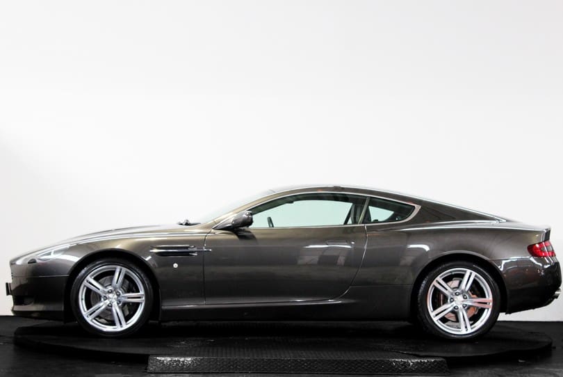 Aston Martin Db9 The Supercar Rooms (6)