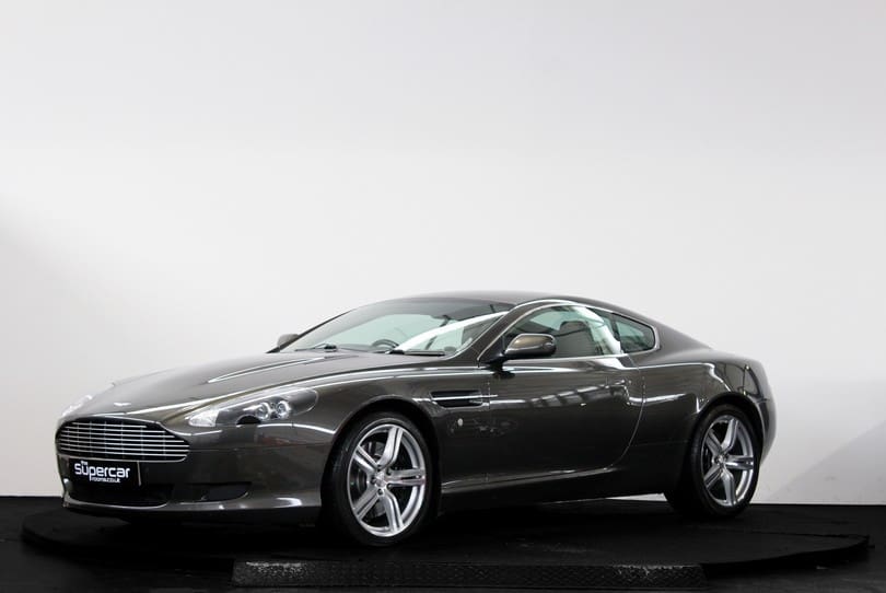 Aston Martin Db9 The Supercar Rooms (7)