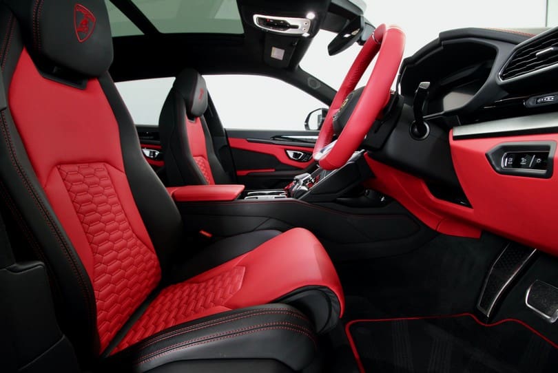 Lamborghini Urus The Supercar Rooms (10)