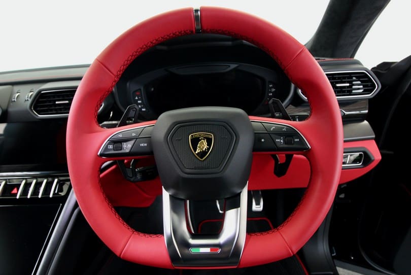 Lamborghini Urus The Supercar Rooms (13)