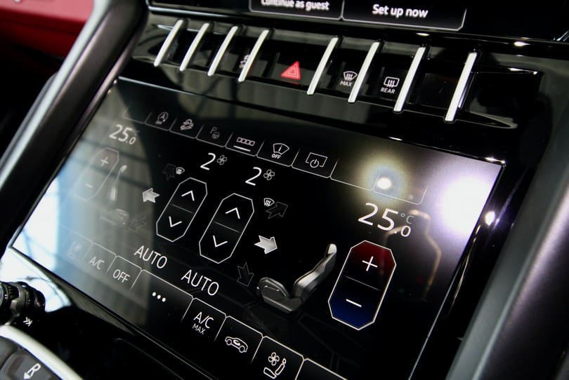 Lamborghini Urus The Supercar Rooms (18)