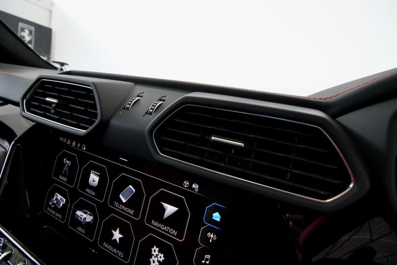 Lamborghini Urus The Supercar Rooms (20)