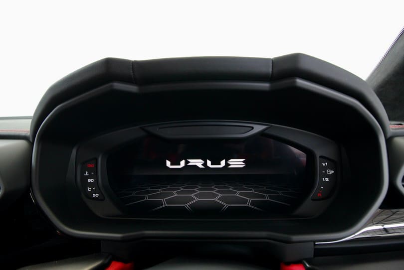Lamborghini Urus The Supercar Rooms (25)