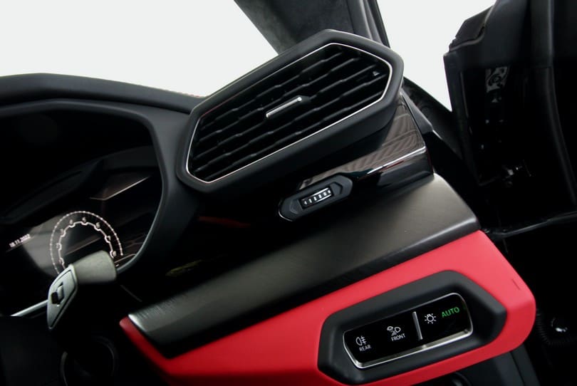 Lamborghini Urus The Supercar Rooms (26)