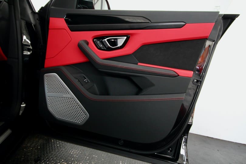 Lamborghini Urus The Supercar Rooms (36)