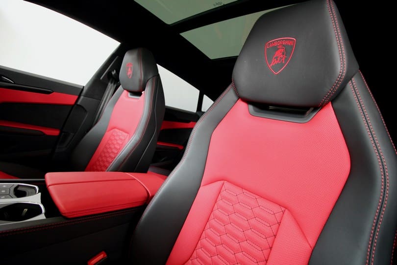 Lamborghini Urus The Supercar Rooms (40)