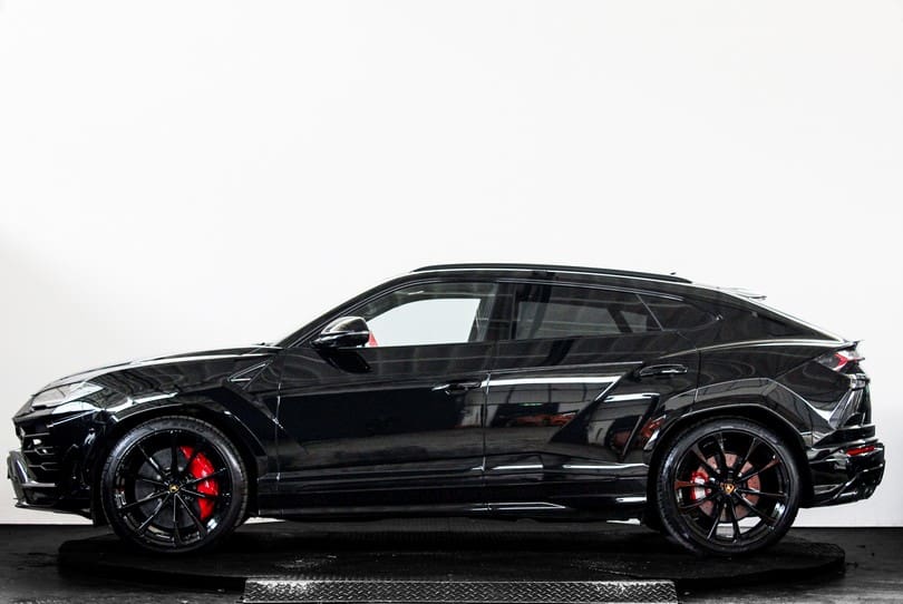 Lamborghini Urus The Supercar Rooms (6)