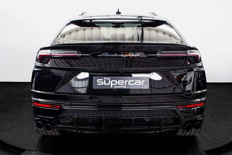 Lamborghini Urus The Supercar Rooms (60)