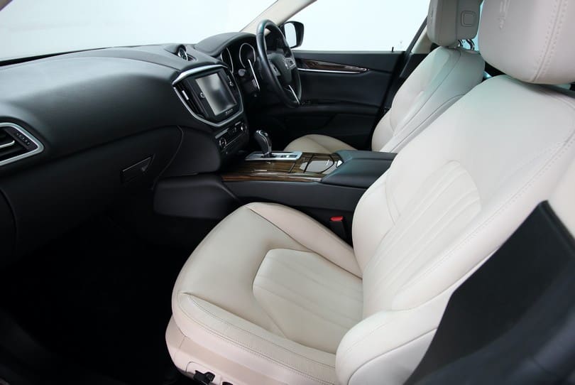 Maserati Ghibli The Supercar Rooms (12)