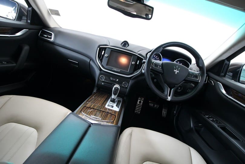 Maserati Ghibli The Supercar Rooms (36)