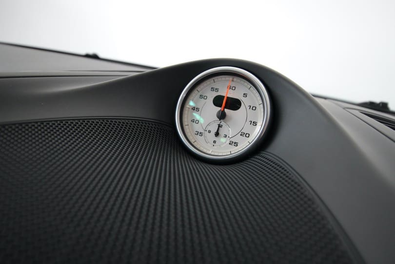 Porsche Cayenne Turbo S The Supercar Rooms (16)