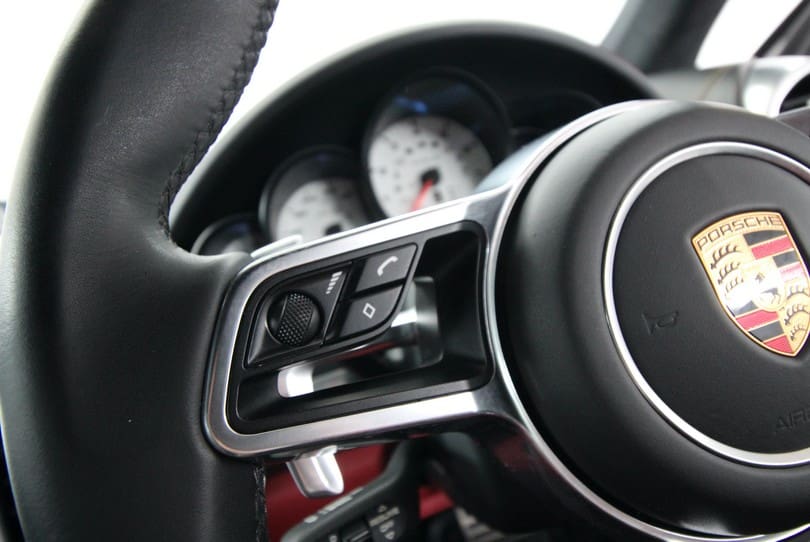 Porsche Cayenne Turbo S The Supercar Rooms (17)