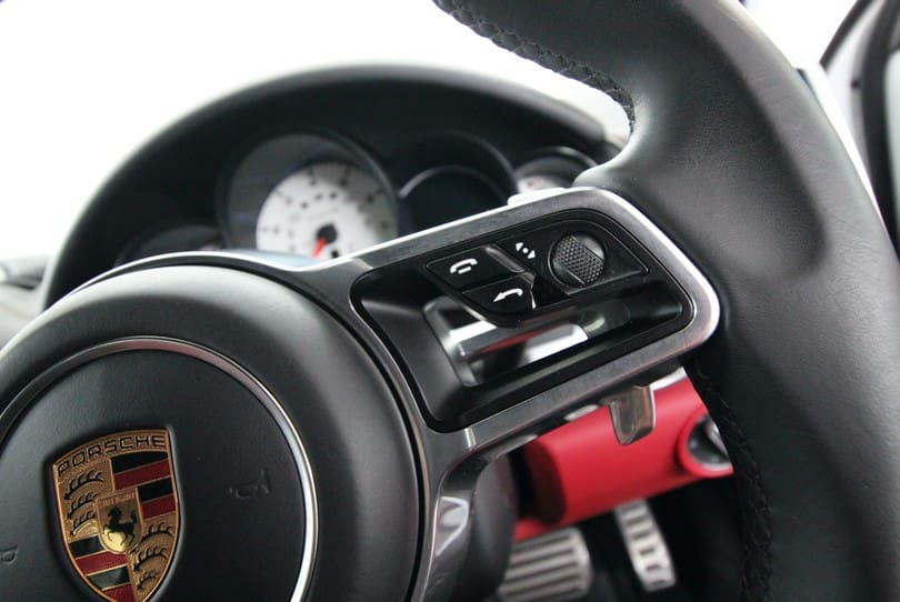 Porsche Cayenne Turbo S The Supercar Rooms (18)