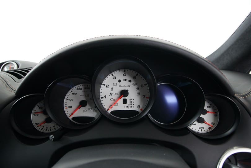 Porsche Cayenne Turbo S The Supercar Rooms (19)