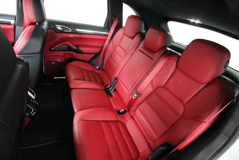 Porsche Cayenne Turbo S The Supercar Rooms (26)