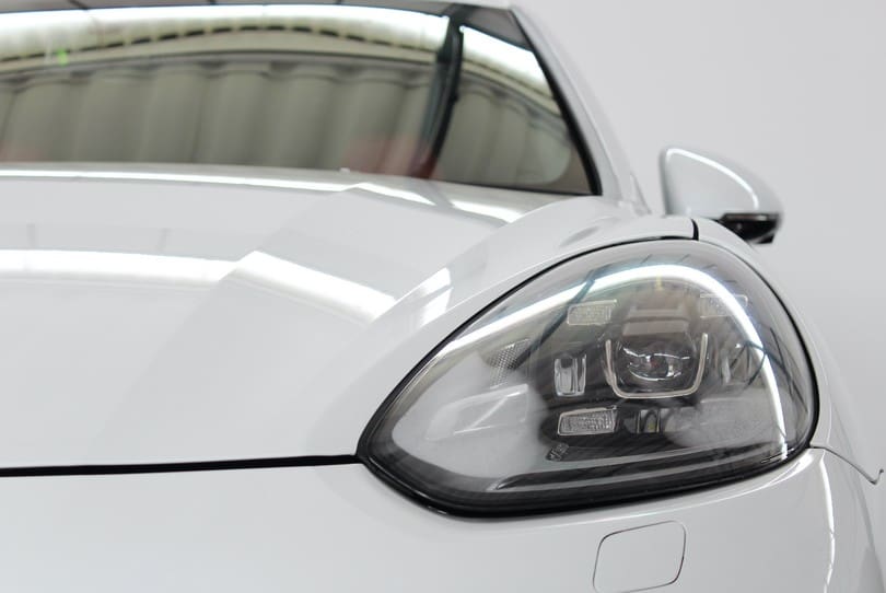 Porsche Cayenne Turbo S The Supercar Rooms (34)