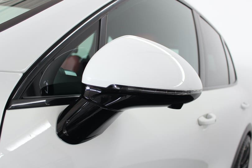 Porsche Cayenne Turbo S The Supercar Rooms (37)