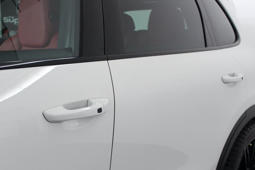 Porsche Cayenne Turbo S The Supercar Rooms (38)