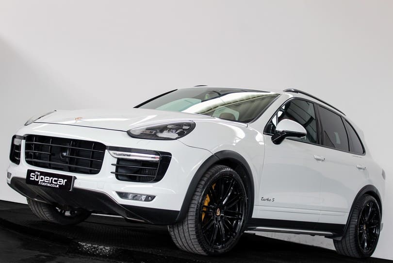 Porsche Cayenne Turbo S The Supercar Rooms (44)