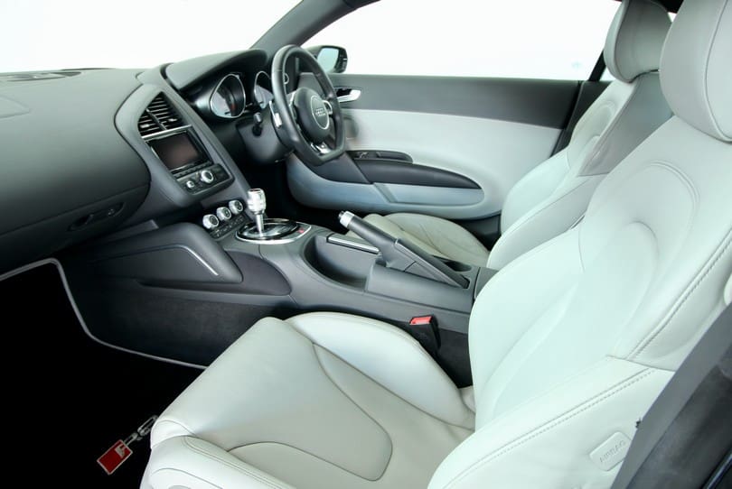 Audi R8 The Supercar Rooms (12)