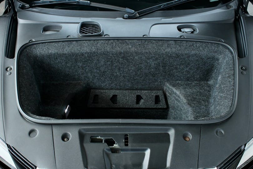 Audi R8 The Supercar Rooms (26)