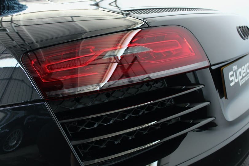 Audi R8 The Supercar Rooms (38)