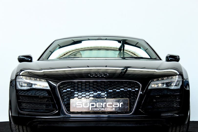 Audi R8 The Supercar Rooms (40)