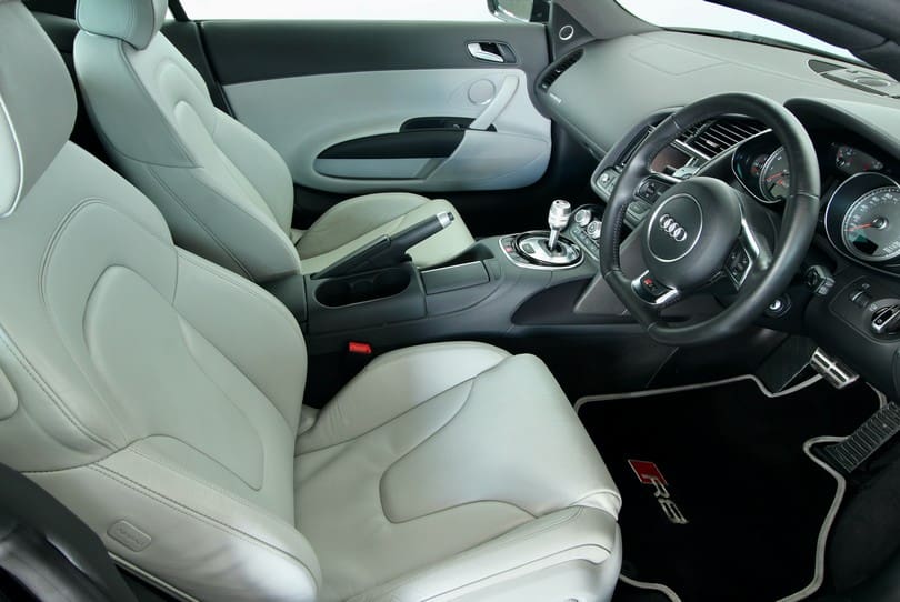 Audi R8 The Supercar Rooms (9)