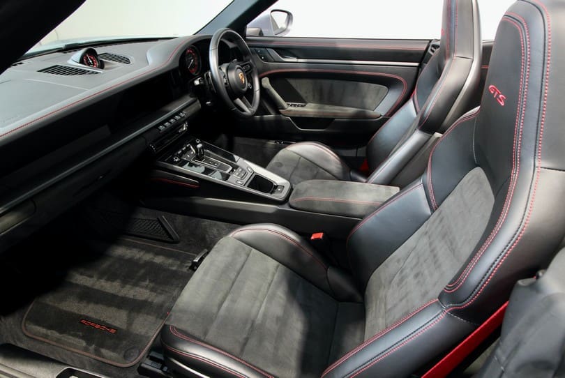 Porsche 992 C4 Gts The Supercar Rooms (15)