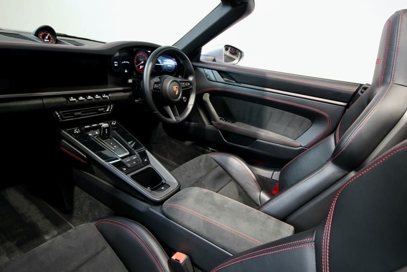 Porsche 992 C4 Gts The Supercar Rooms (35)