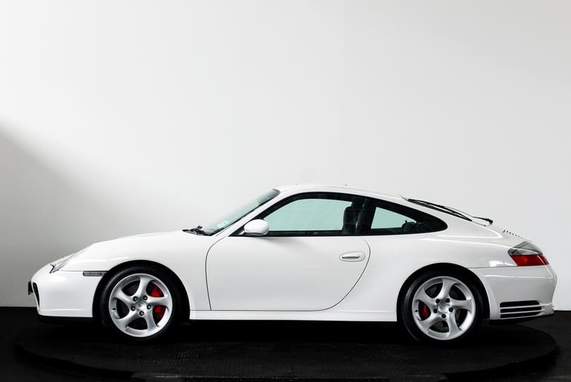 Porsche 996 C4s The Supercar Rooms (6)